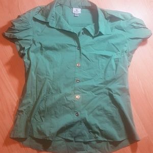 Green puffy sleeve top